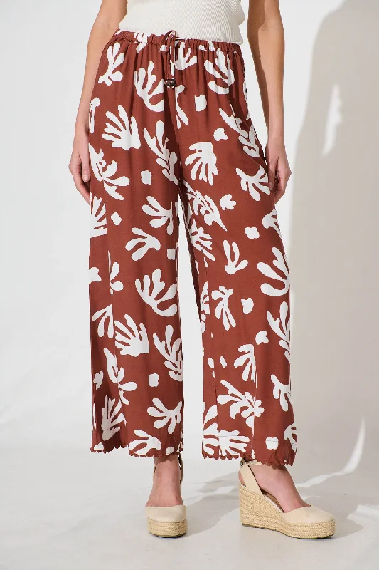 Nero Pant In Chocolate With White Print