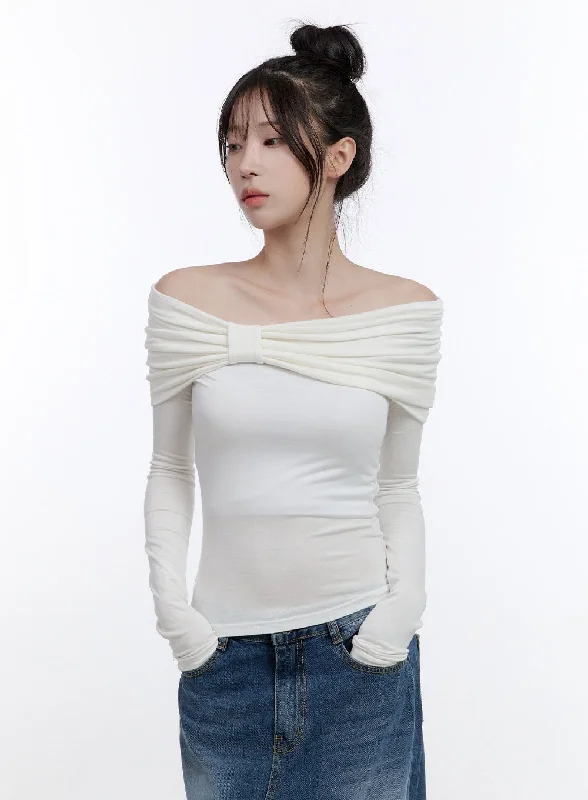 Shirred Off-Shoulder Solid T-Shirt CO419